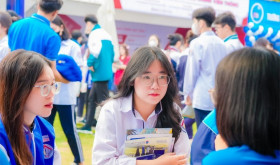 tuyen-sinh-2024-nhung-truong-dai-hoc-dang-xet-hoc-ba-vao-nganh-kinh-te